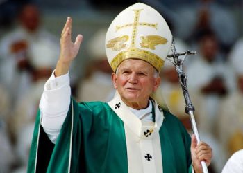 Cristal Selebra Misa – Hanoin Hikas Vizita Santu Padre iha Tasi – tolu